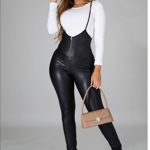 The perfect black and white set